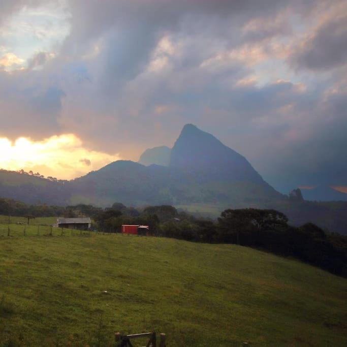 Vista Da Montanha. Casa Inteira 6 Pessoas.